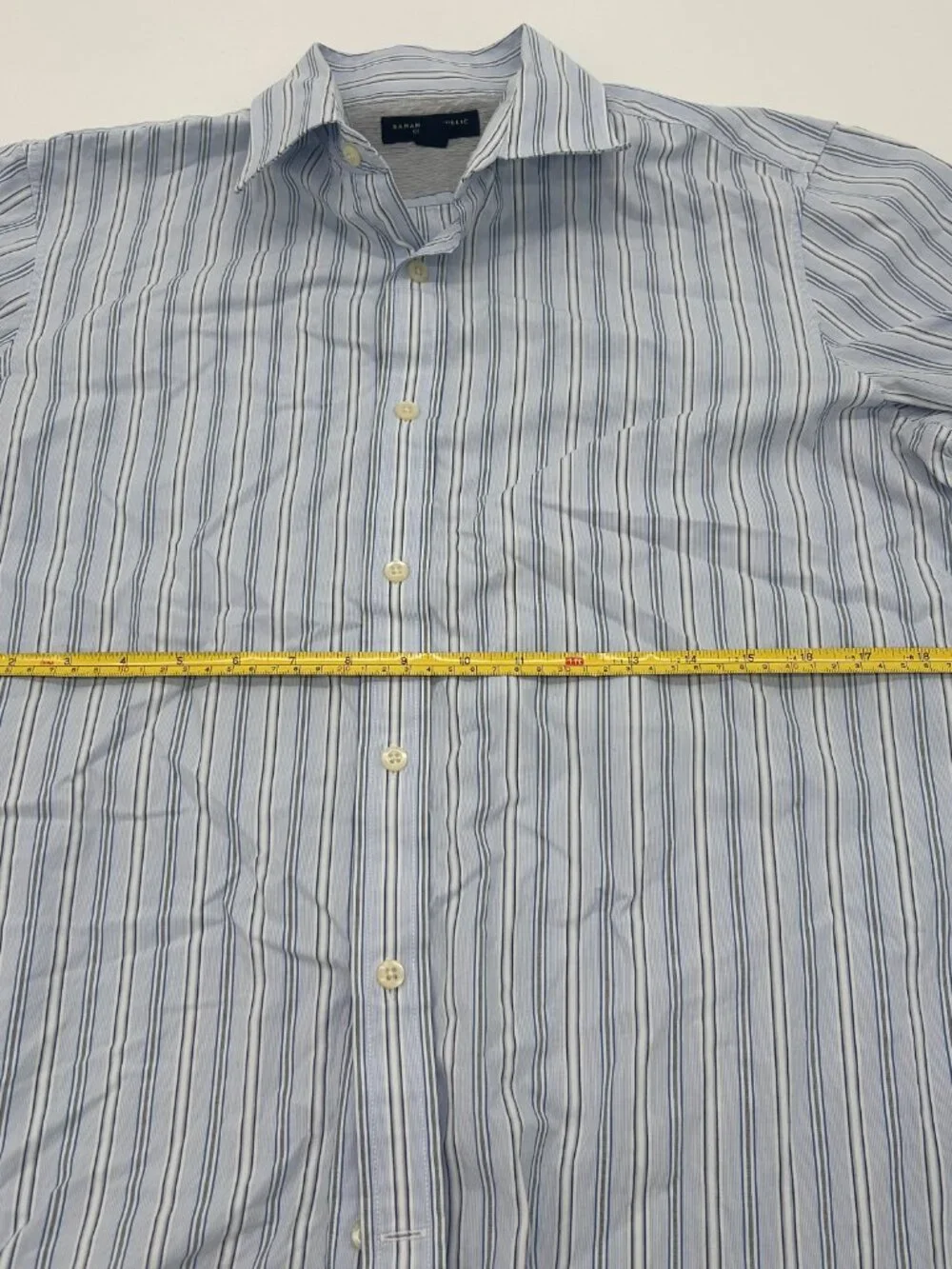 Banana Republic Men's Classic Fit 100% Cotton‎ Button Front shirt - Size M